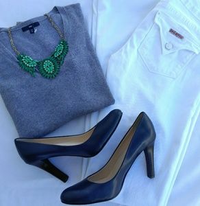 Gap V-neck gray sweater